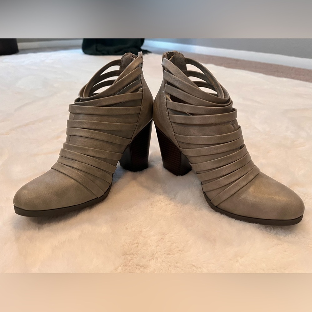 Ariat Heeled Booties size 7.5